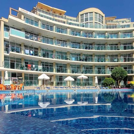 סאני ביץ' Julia Family Apartments מראה חיצוני תמונה