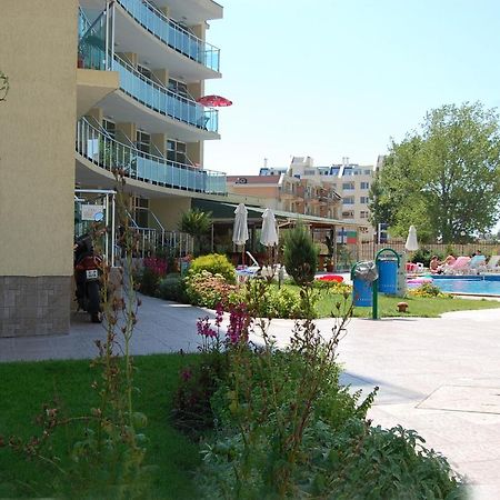 סאני ביץ' Julia Family Apartments מראה חיצוני תמונה
