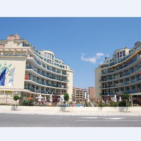 סאני ביץ' Julia Family Apartments מראה חיצוני תמונה