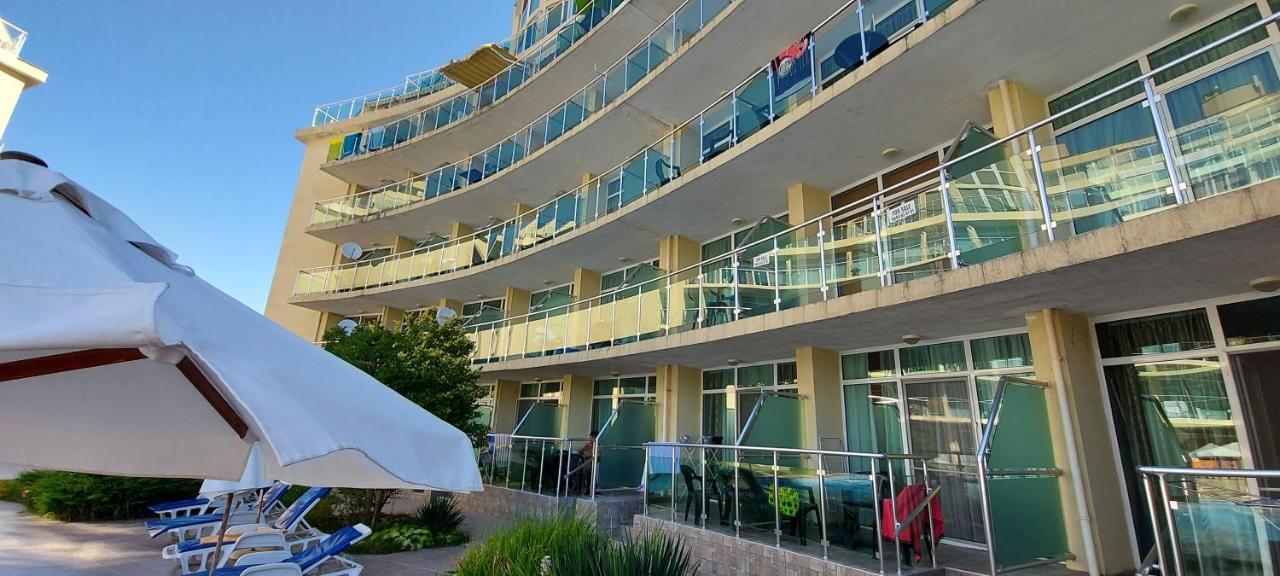 סאני ביץ' Julia Family Apartments מראה חיצוני תמונה