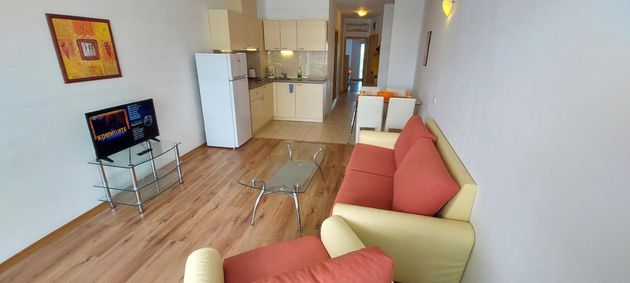 סאני ביץ' Julia Family Apartments מראה חיצוני תמונה