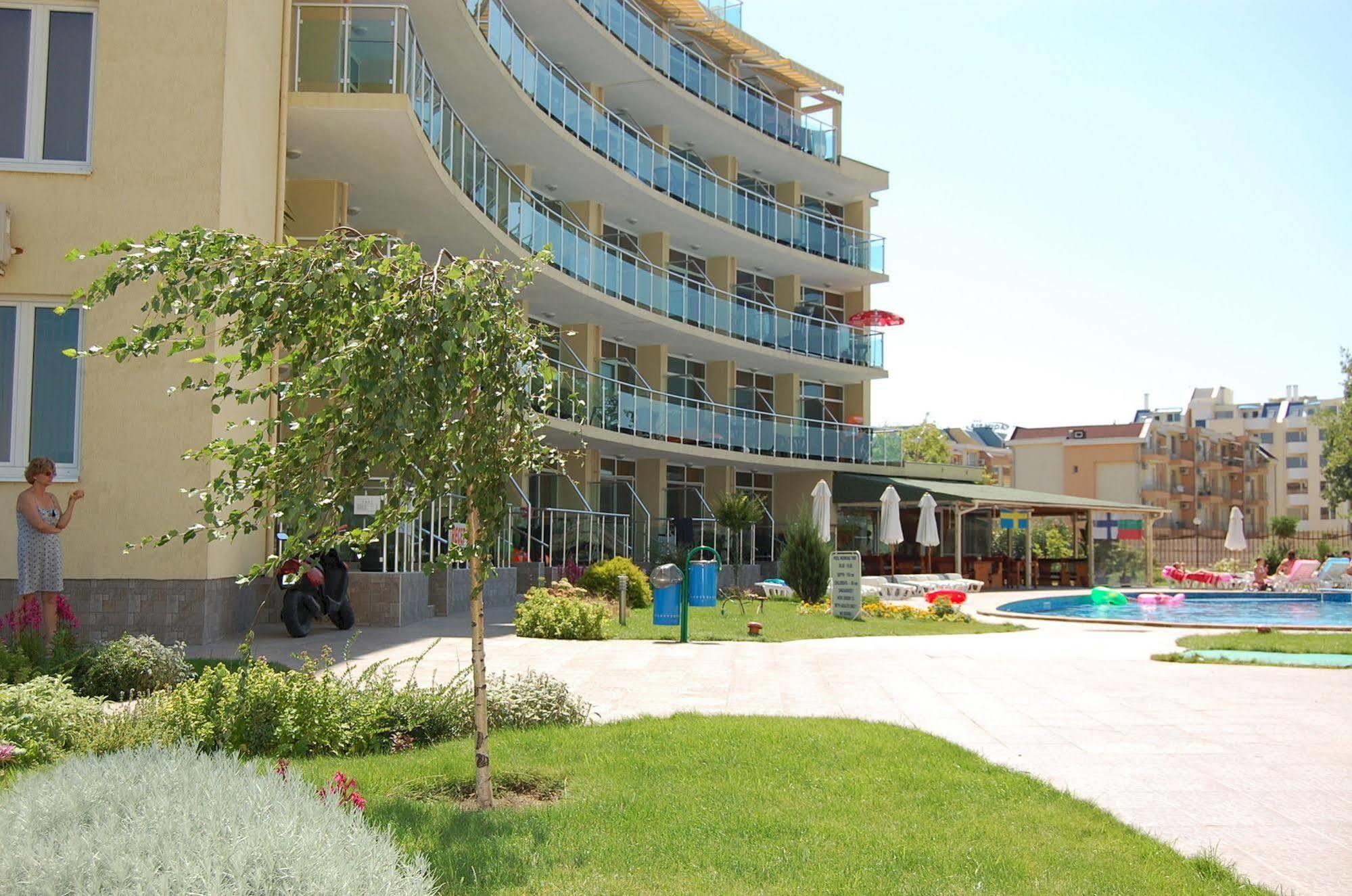 סאני ביץ' Julia Family Apartments מראה חיצוני תמונה