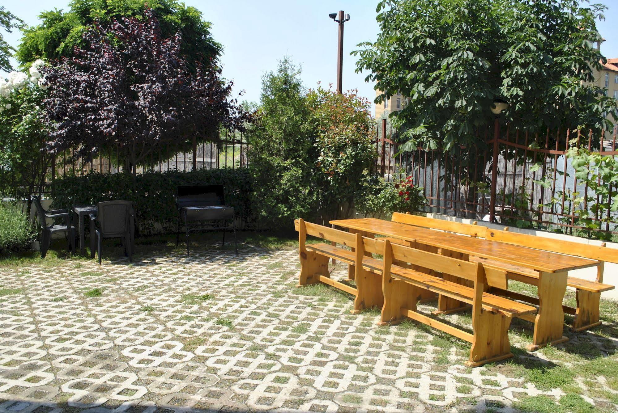 סאני ביץ' Julia Family Apartments מראה חיצוני תמונה