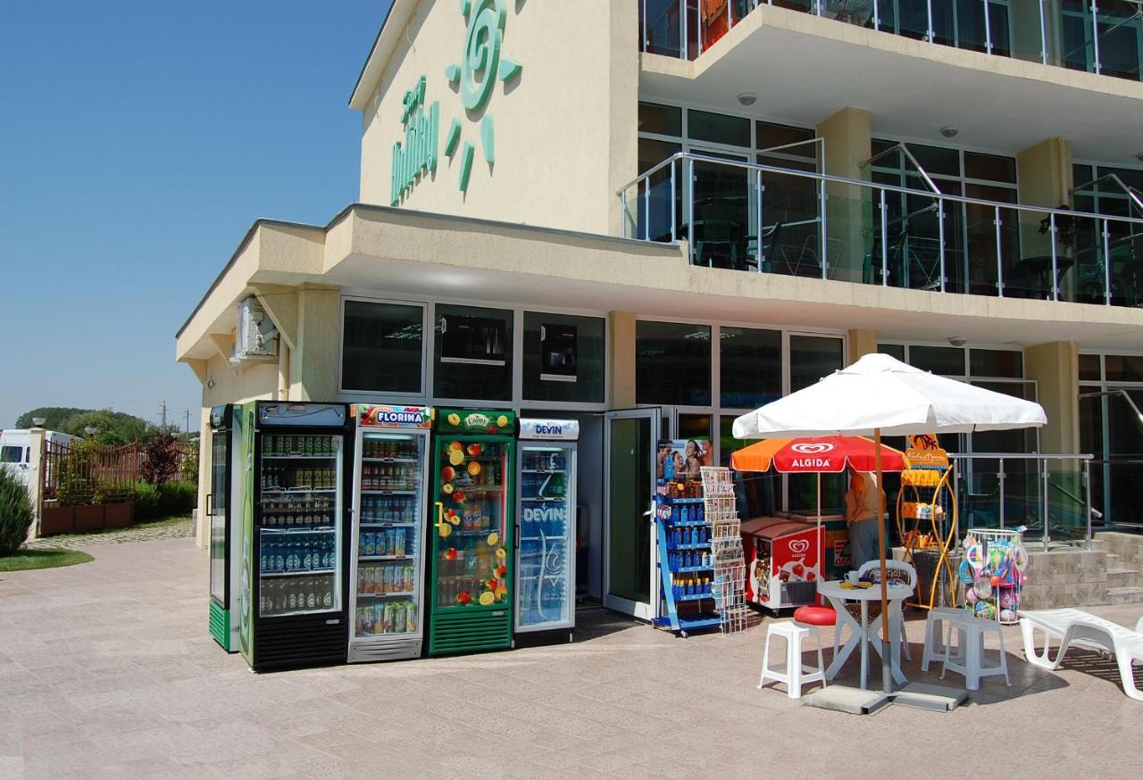 סאני ביץ' Julia Family Apartments מראה חיצוני תמונה