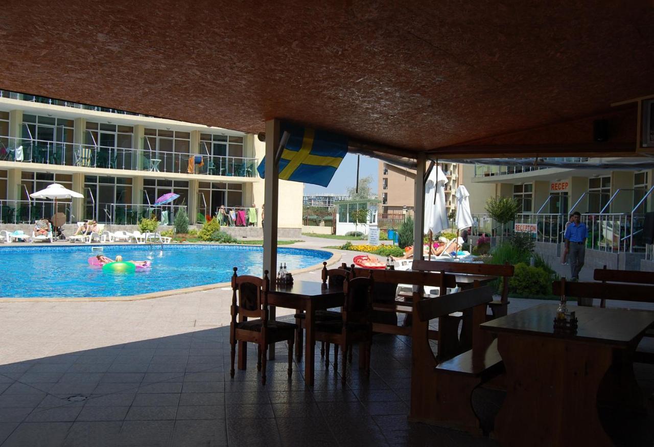 סאני ביץ' Julia Family Apartments מראה חיצוני תמונה