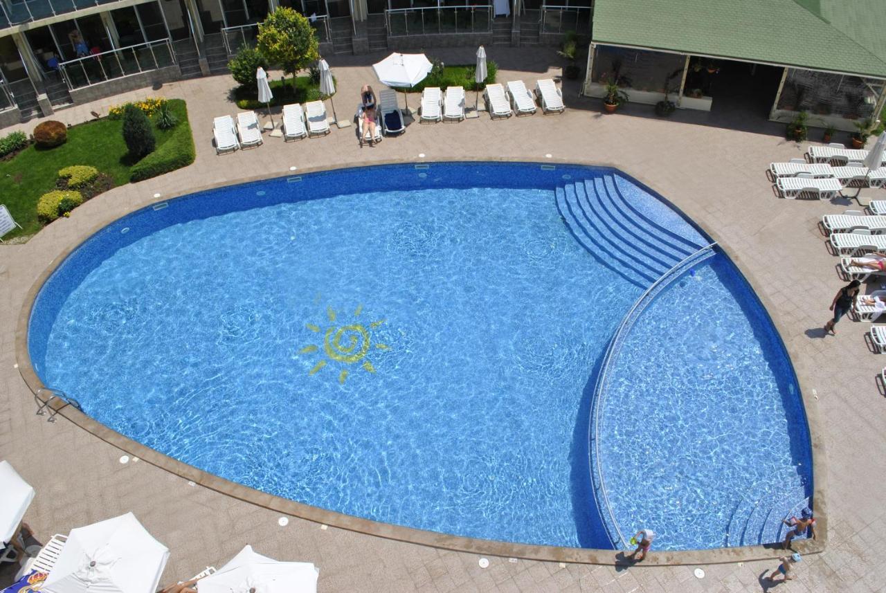 סאני ביץ' Julia Family Apartments מראה חיצוני תמונה