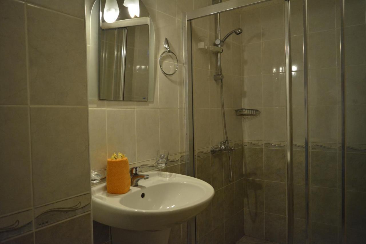סאני ביץ' Julia Family Apartments מראה חיצוני תמונה